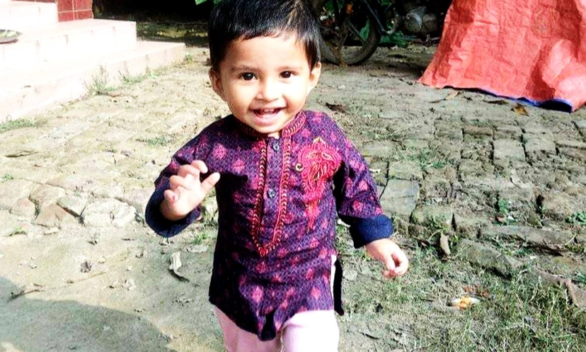 পুকুরে বাবার পায়ে লেগে ভেসে উঠল শিশুর মরদেহ